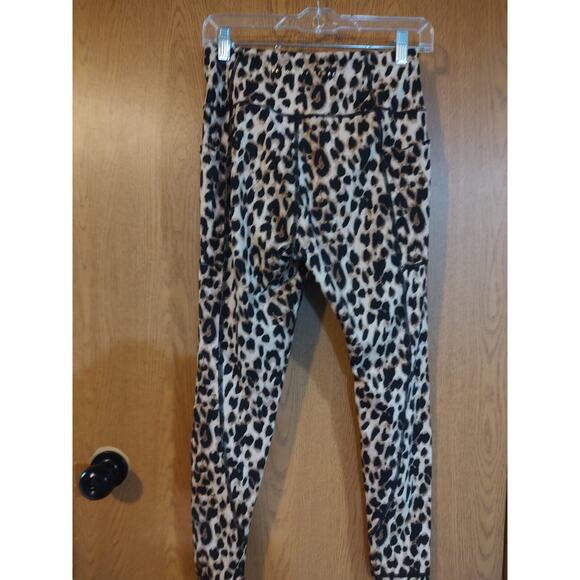 Victoria Secret Womens Leggings Cheetah Leopard Print Cropped Pocket Yoga Small - Picture 5 of 8